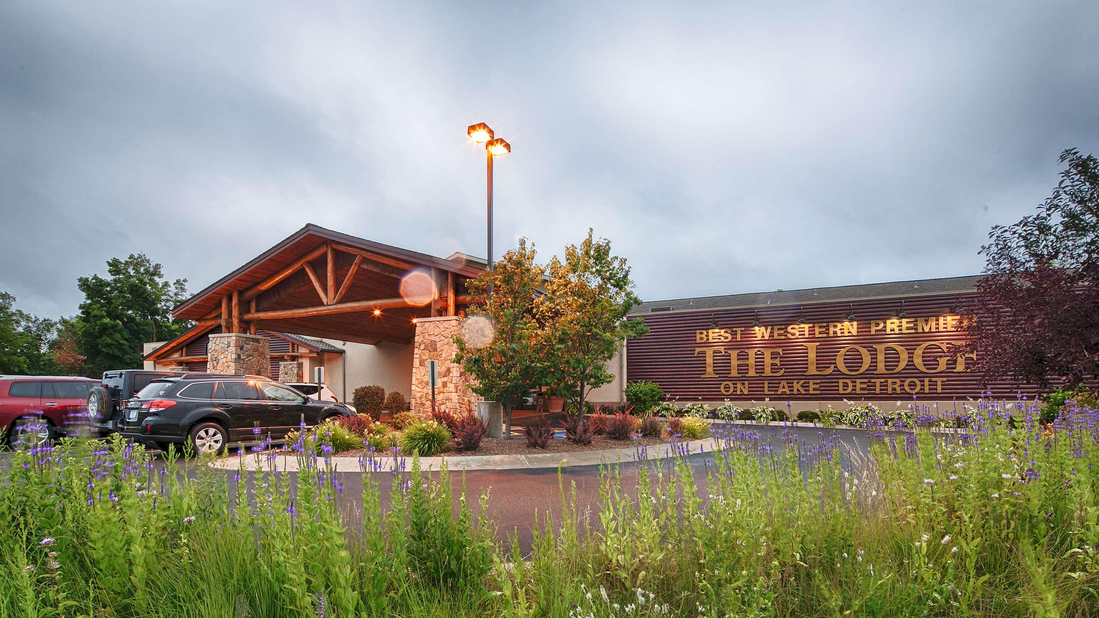 Best Western Premier The Lodge On Lake Detroit Детройт-Лейкс Экстерьер фото